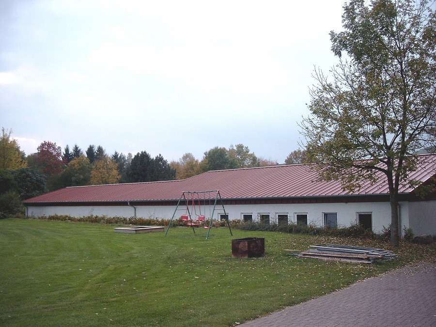 Ein Bild, das Gras, drauen, Himmel, Haus enthlt.

Automatisch generierte Beschreibung