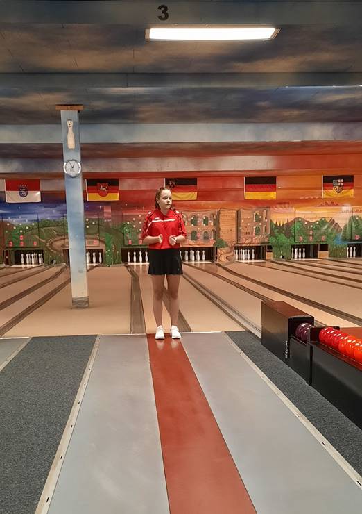 Ein Bild, das Text, Spur, Plattform, Bahnhof enth�lt.

Automatisch generierte Beschreibung