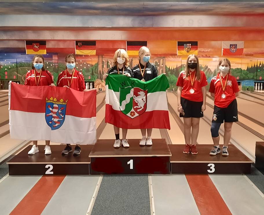 Ein Bild, das Boden, drinnen, Tisch enth�lt.

Automatisch generierte Beschreibung