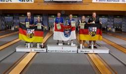 Ein Bild, das drinnen, Tisch, klein, Spielzeug enth�lt.

Automatisch generierte Beschreibung