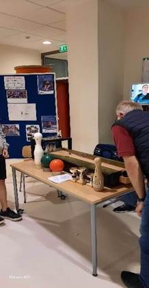 Ein Bild, das Wand, Text, Im Haus, Haus enth�lt.

Automatisch generierte Beschreibung